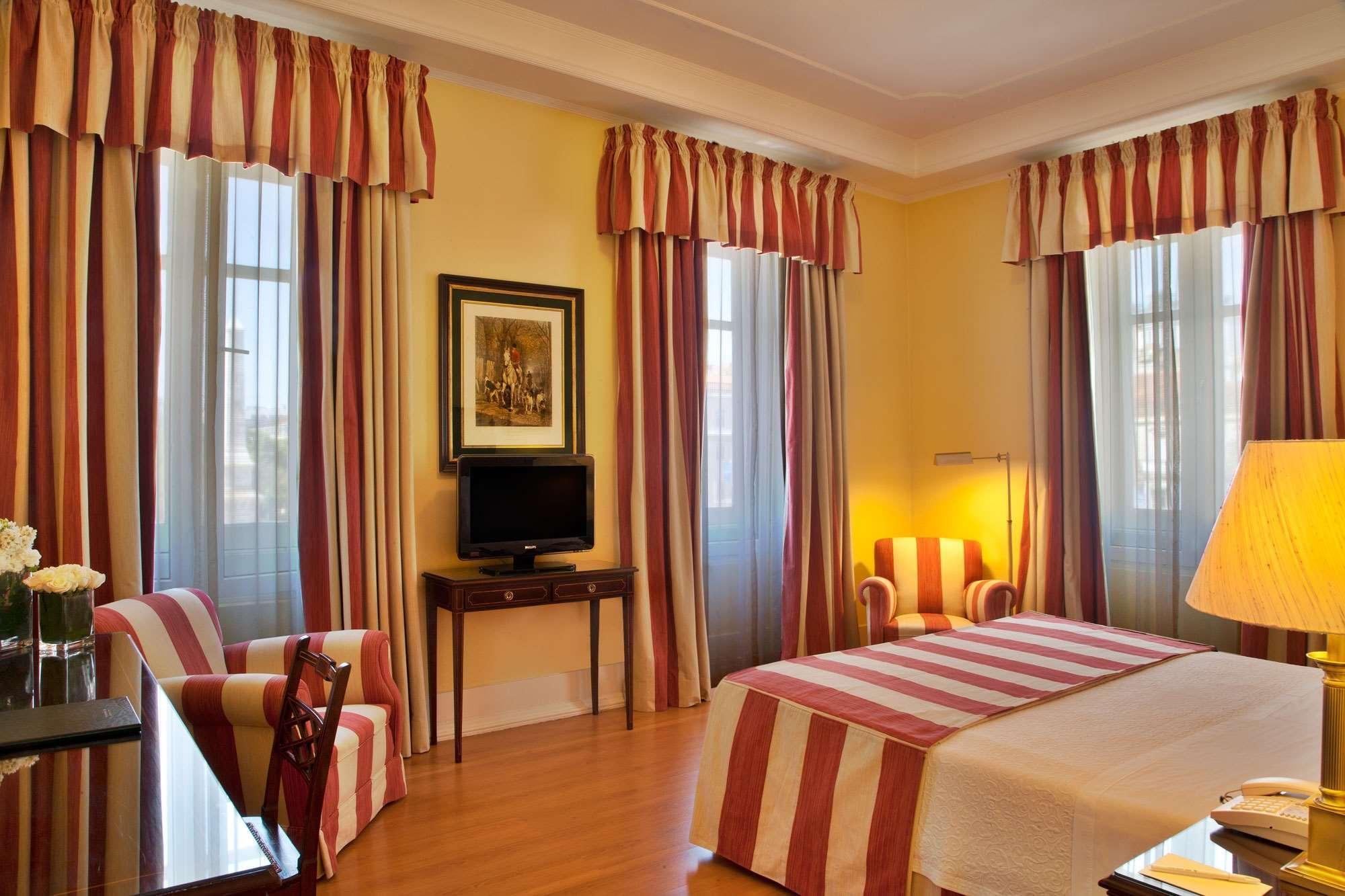 Hotel Avenida Palace Lisboa Екстериор снимка A room at the hotel