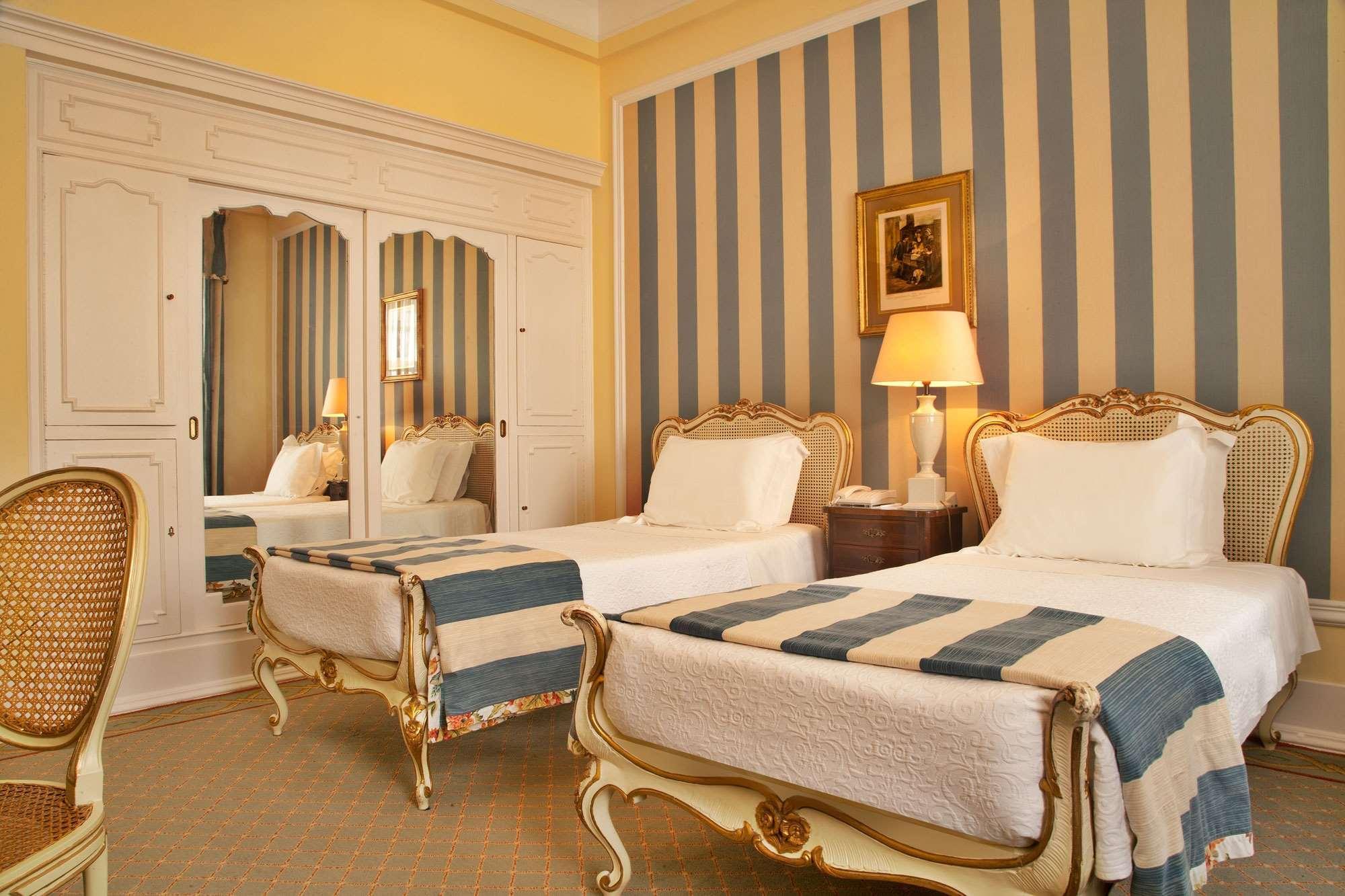 Hotel Avenida Palace Lisboa Екстериор снимка A room at the hotel