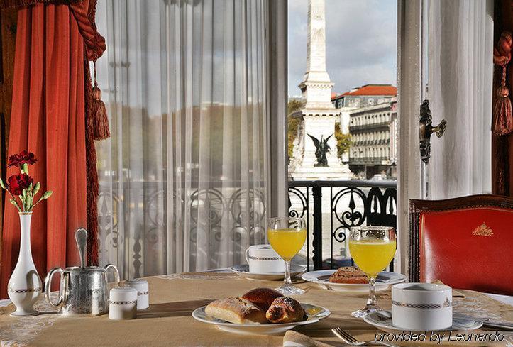Hotel Avenida Palace Lisboa Екстериор снимка View from the hotel
