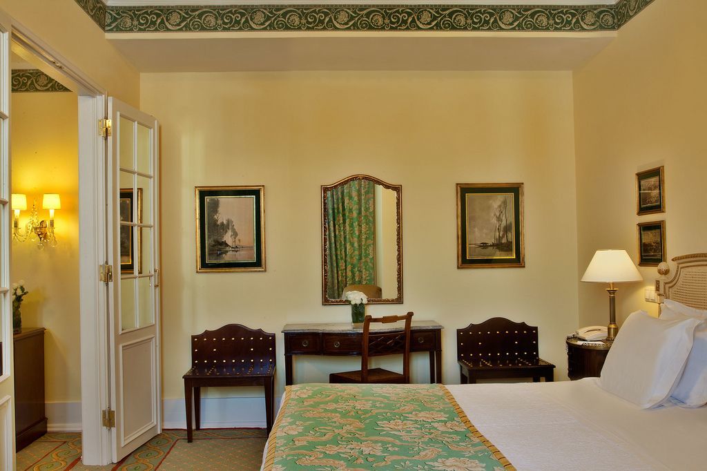 Hotel Avenida Palace Lisboa Екстериор снимка A room at the hotel