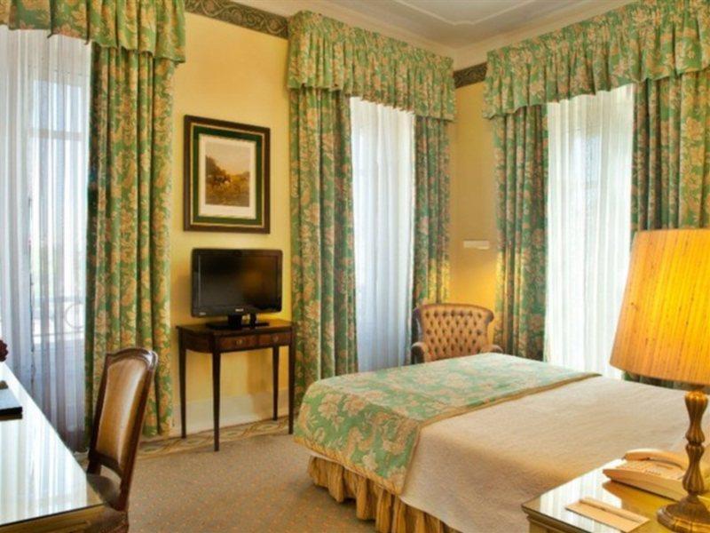 Hotel Avenida Palace Lisboa Екстериор снимка A guest room at the Hotel de Ville
