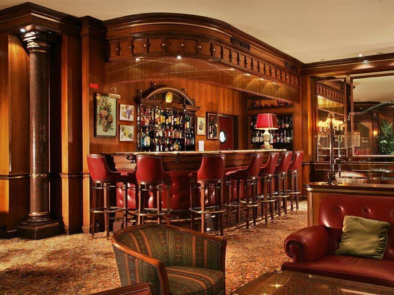 Hotel Avenida Palace Lisboa Екстериор снимка The bar at the St. Regis