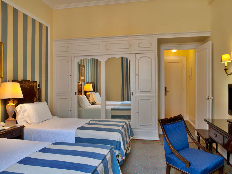 Hotel Avenida Palace Lisboa Екстериор снимка A room at the hotel